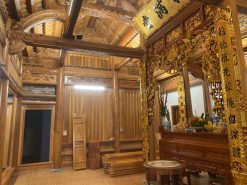 Nhà gỗ 5 gian hiên chạy quanh nhà