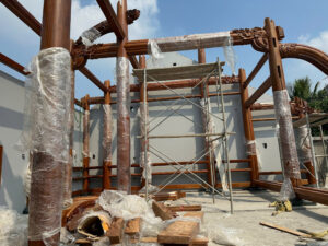 Nhà gỗ đỏ 3 gian buồng gói dát vàng